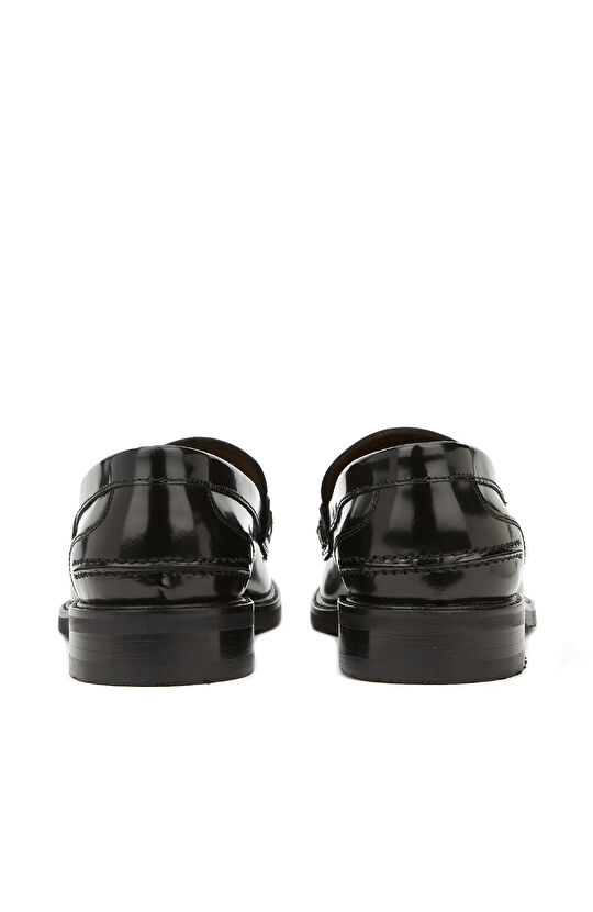 Siyah Aksesuar Detaylı Kadın Deri Loafer