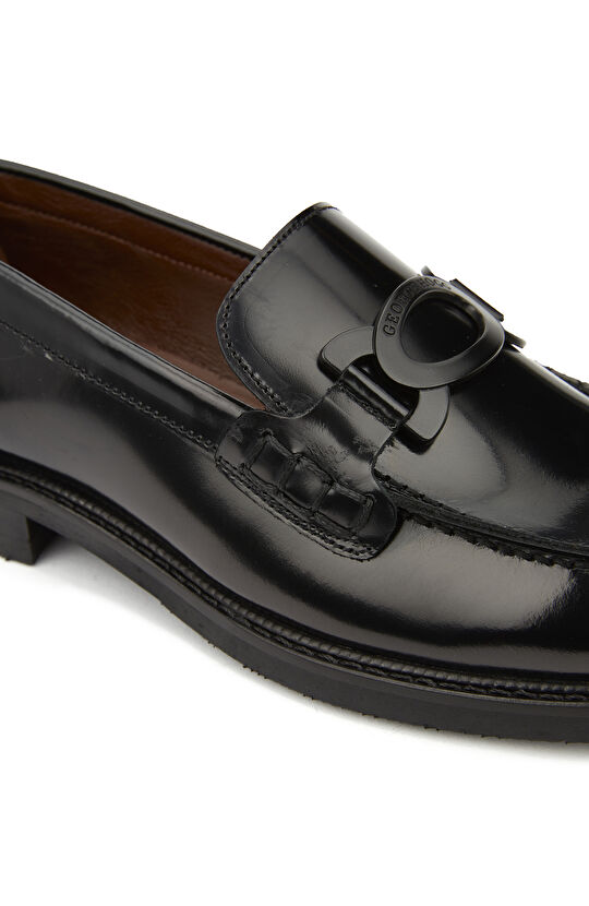 Siyah Aksesuar Detaylı Kadın Deri Loafer