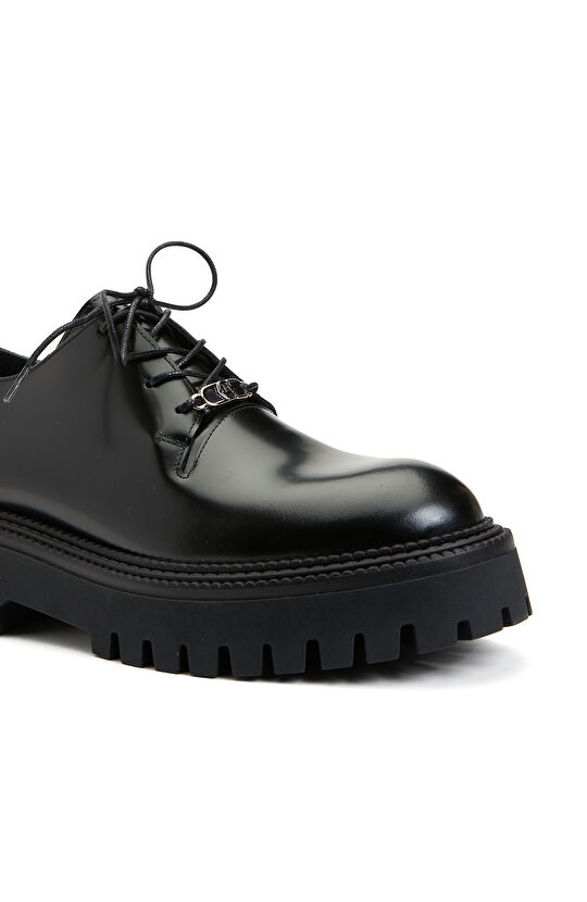 Siyah Kalın Taban Bağcıklı Kadın Deri Ayakkabı