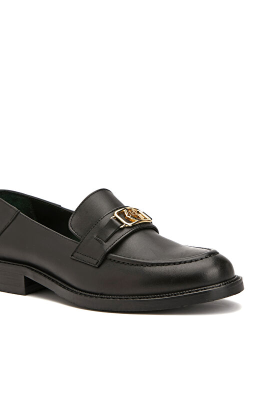 Siyah Metal Tokalı Kadın Deri Loafer