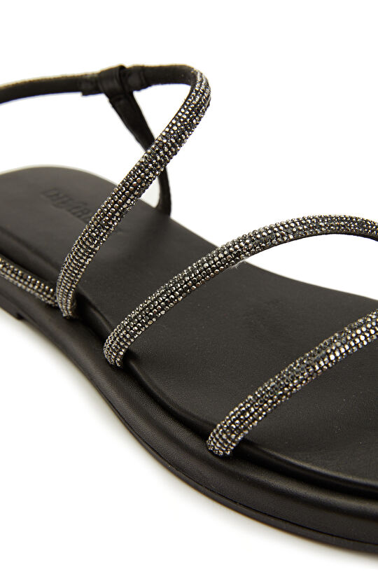 Siyah Taş Bantlı Kadın Deri Sandalet