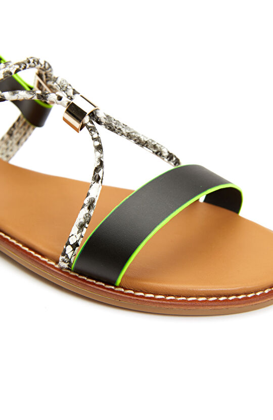 Siyah Kırık Beyaz Kadın Deri Sandalet