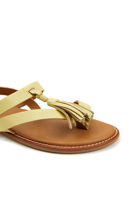 Sarı Kadın Püsküllü Deri Sandalet