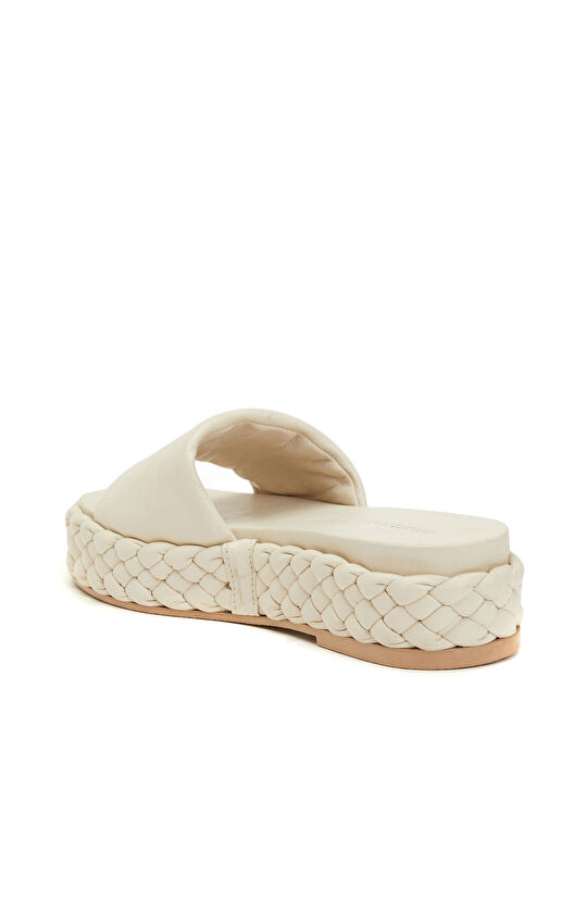 Kırık Beyaz Örgü Detaylı Kadın Deri Terlik