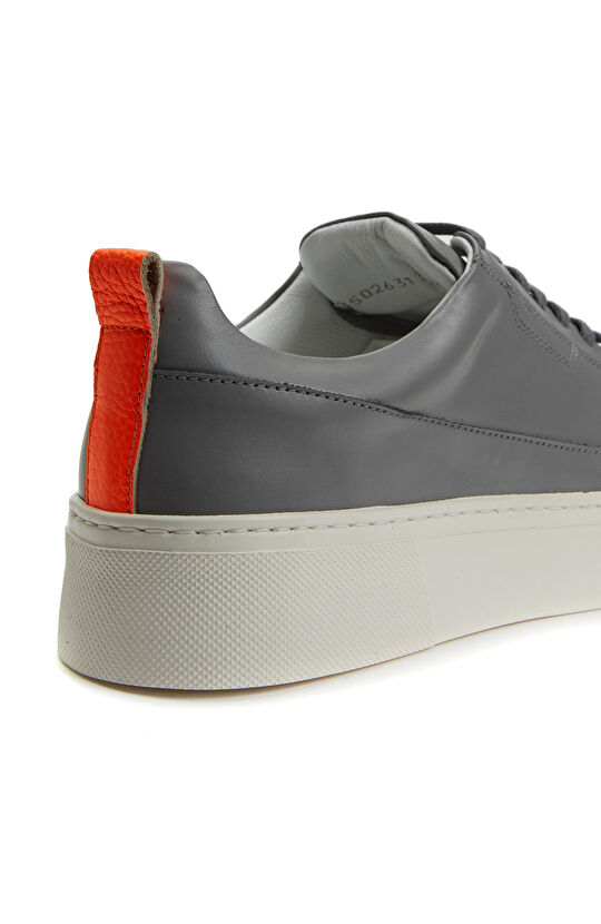 Gri Kadın Parlak Deri Sneaker