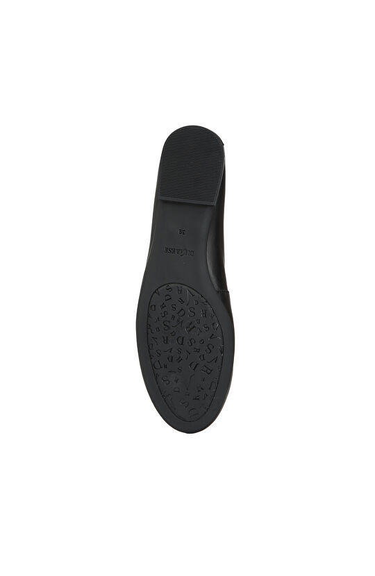 Siyah Toka Detaylı Deri Babet