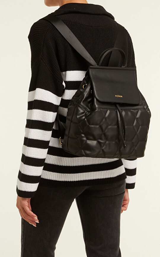 Siyah Kadın Sırt Çantası