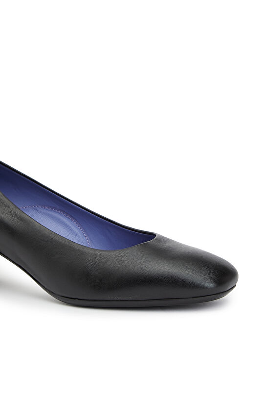 Siyah Deri Topuklu Ayakkabı