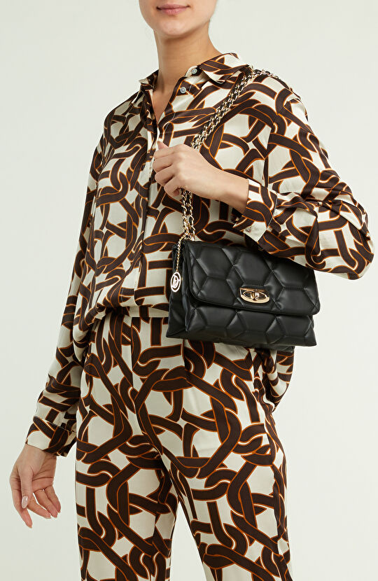 Siyah Kapitoneli Kadın Omuz Çantası