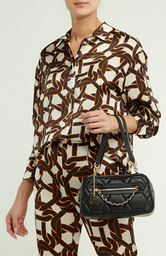 Siyah Kapitoneli Kadın Omuz Çantası