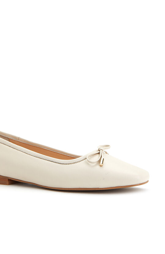 Kırık Beyaz Kadın Deri Babet