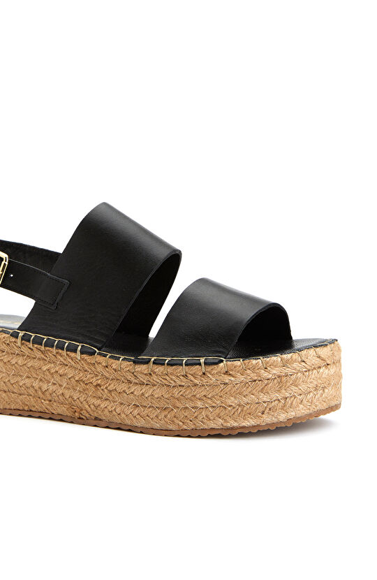 Siyah Hasır Dolgu Topuklu Kadın Sandalet