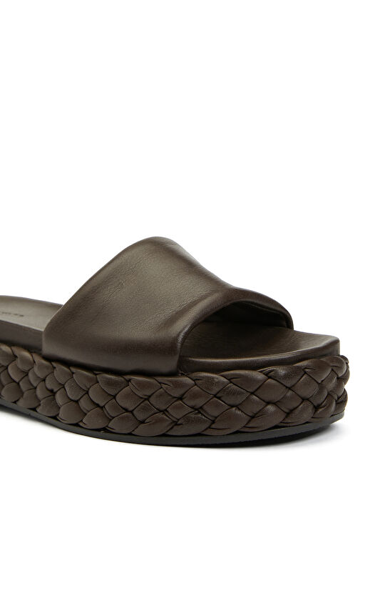 Acı Kahve Örgü Detaylı Kadın Deri Terlik