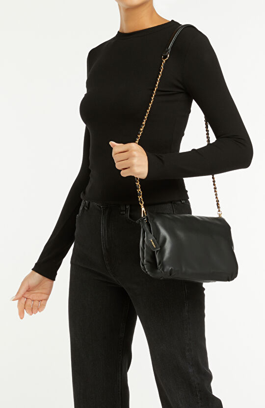 Siyah Kadın Zincir Askılı Çanta