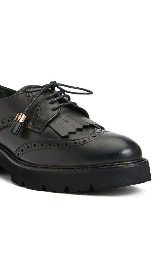 Siyah Kadın Bağcıklı Deri Ayakkabı