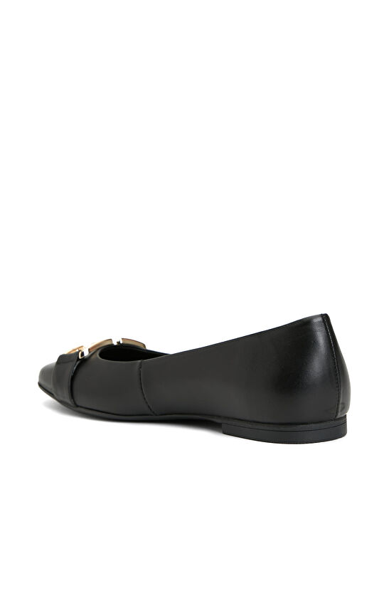 Siyah Zincir Aksesuarlı Deri Kadın Babet