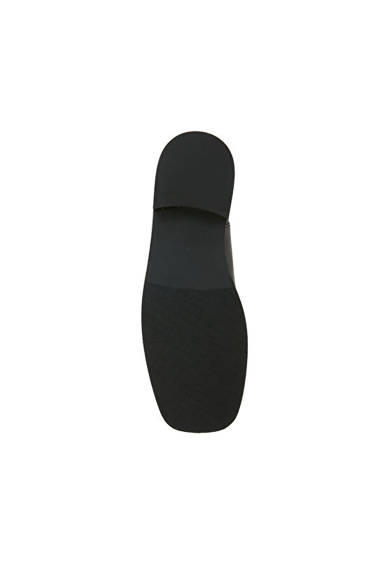 Siyah Kadın Küt Burun Deri Çizme