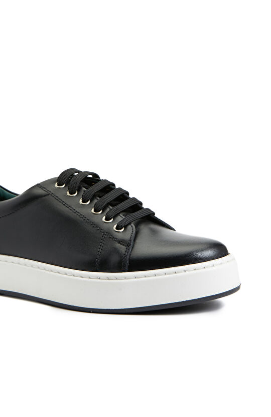 Siyah Deri Kalın Taban Kadın Sneaker