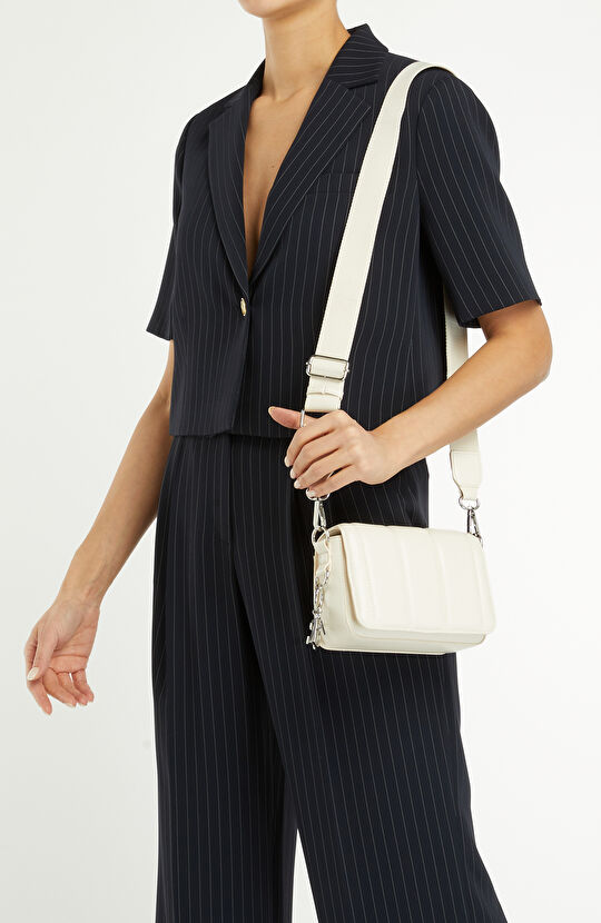 Bej Kapitoneli Kadın Postacı Çanta