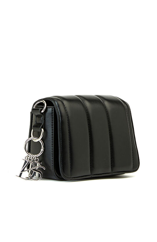 Siyah Kapitoneli Kadın Postacı Çanta