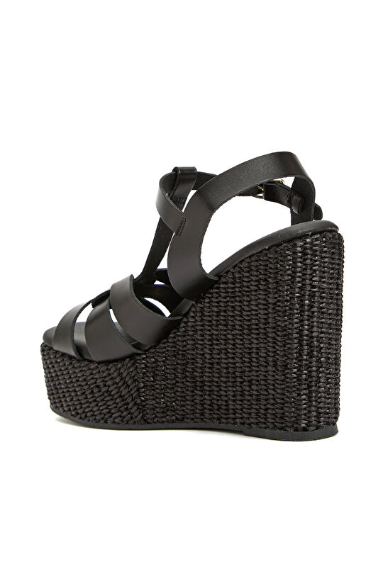 Siyah Tabanı Hasır Detaylı Sandalet