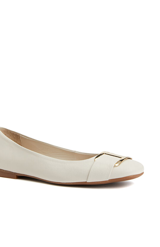 Kırık Beyaz Kadın Deri Babet