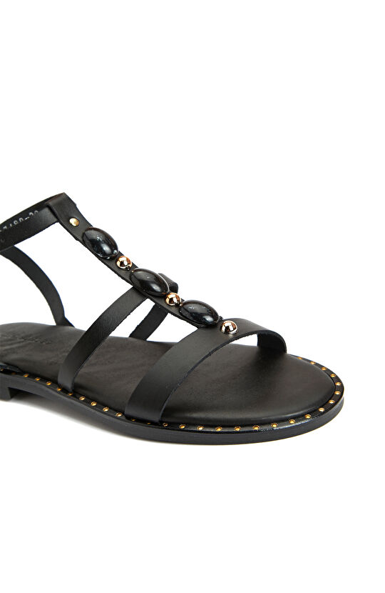 Siyah Toka Detaylı Deri Sandalet