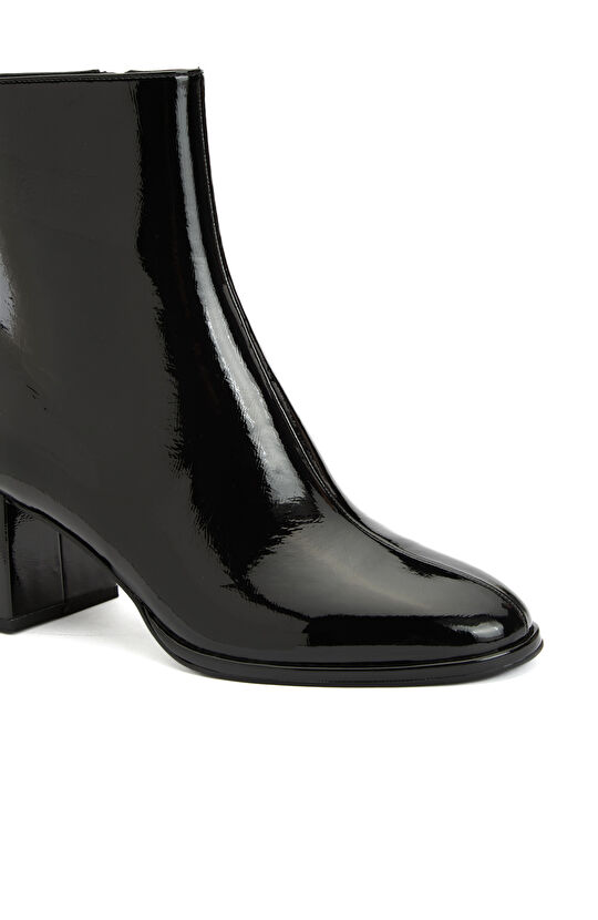 Siyah Parlak Kadın Bot