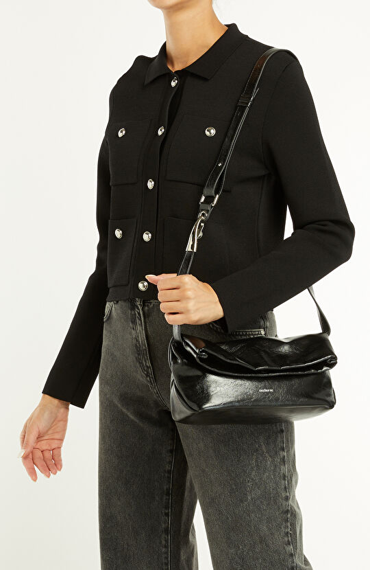 Siyah Kadın Postacı Çanta