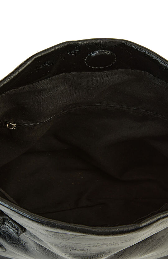 Siyah Kadın Postacı Çanta