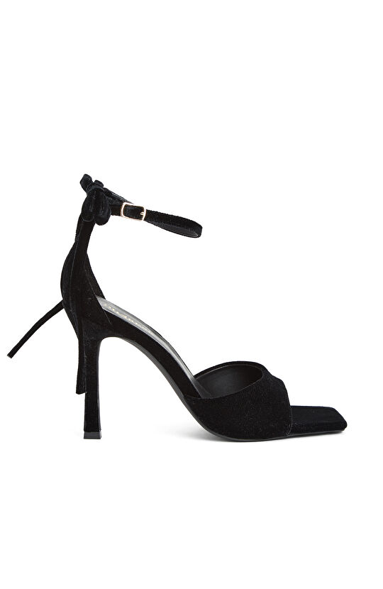 Siyah Bantlı Kadın Topuklu Sandalet