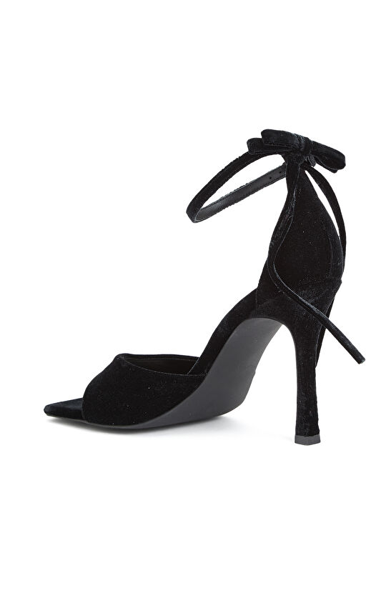 Siyah Bantlı Kadın Topuklu Sandalet