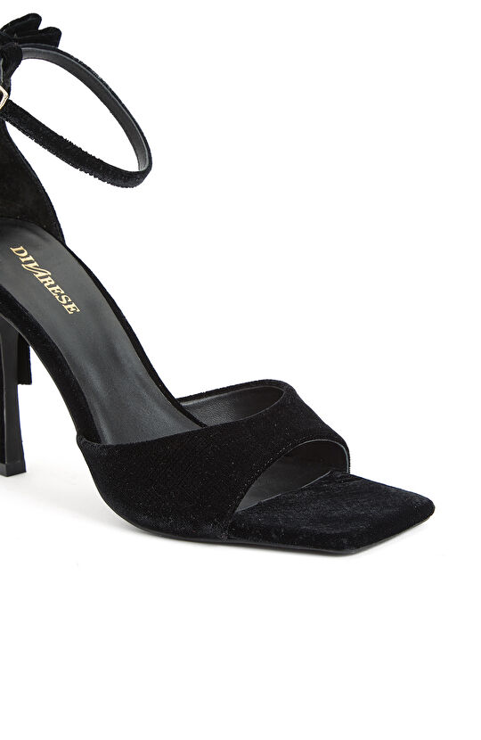 Siyah Bantlı Kadın Topuklu Sandalet