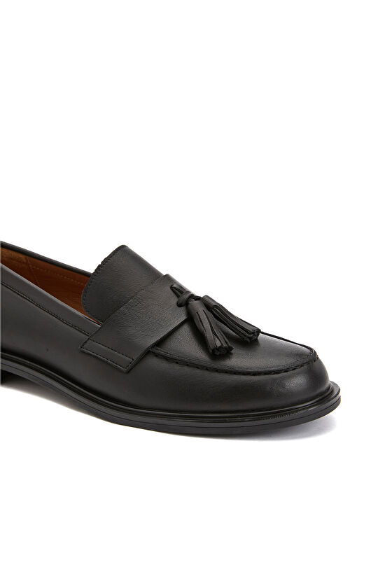 Siyah Kadın Deri Püskül Detaylı Loafer