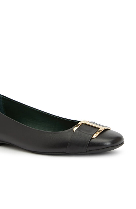 Siyah Tokalı Deri Babet