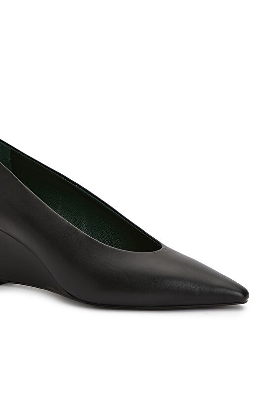 Siyah Deri Topuklu Ayakkabı