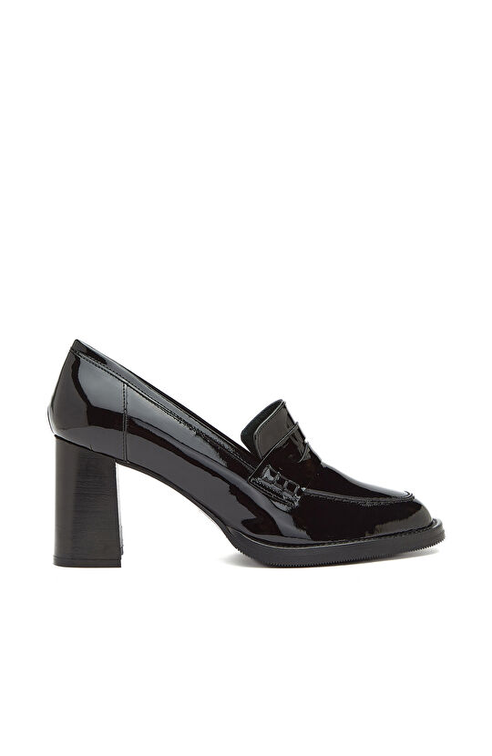 Siyah Kuşak Detaylı Kadın Deri Loafer