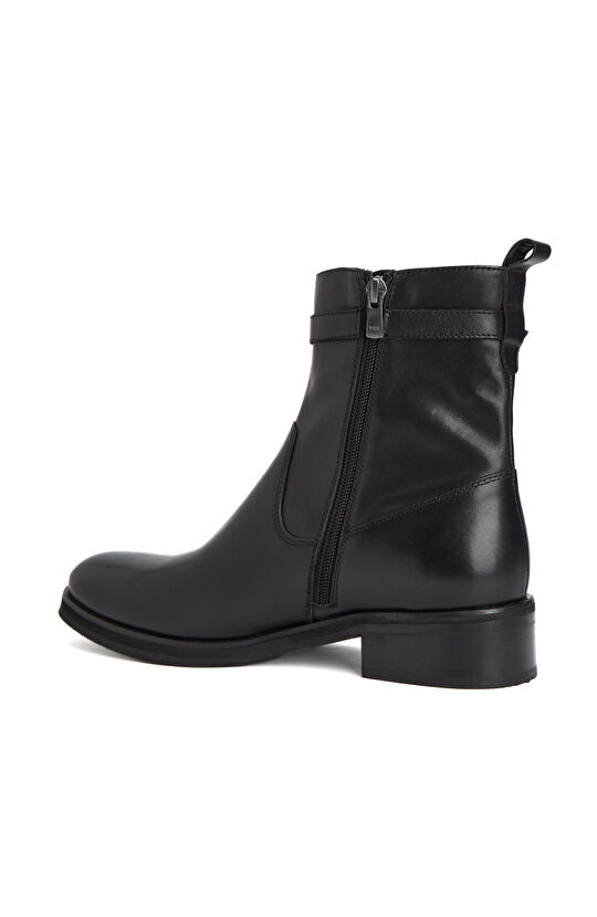 Siyah Toka Detaylı Kadın Deri Bot