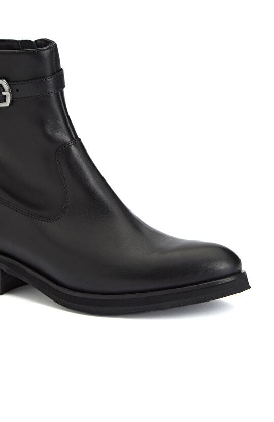 Siyah Toka Detaylı Kadın Deri Bot