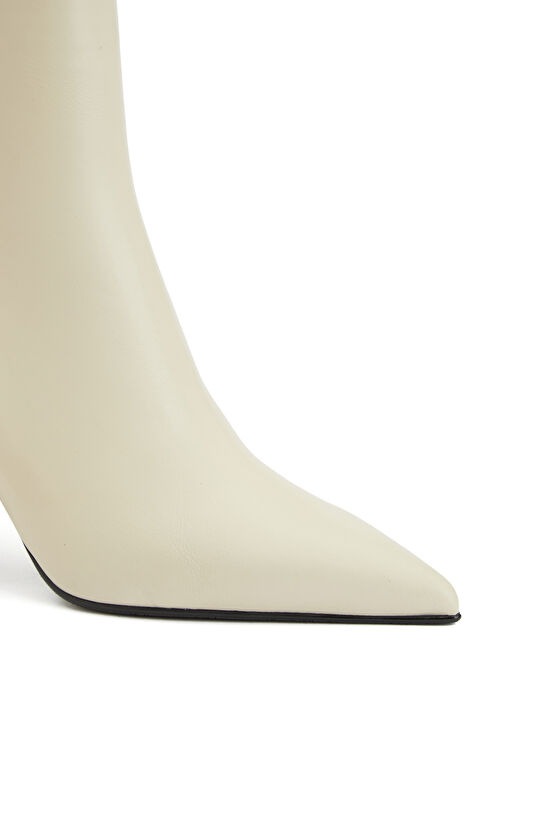 Kırık Beyaz Kadın Fermuarlı Deri Bot