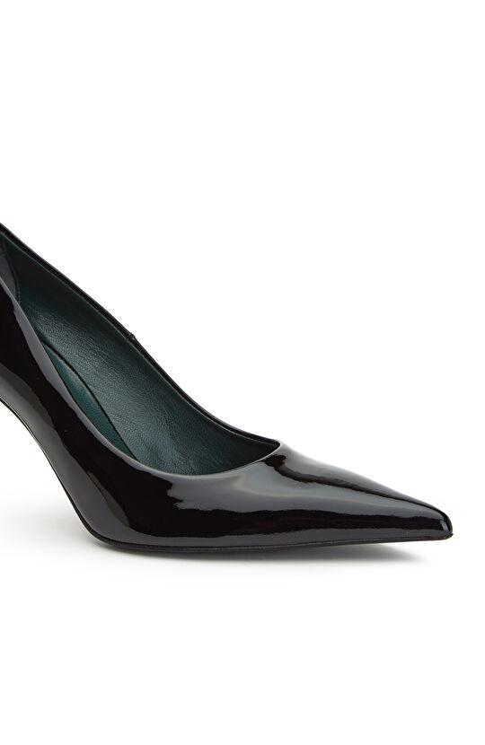 Siyah Rugan Deri Topuklu Ayakkabı