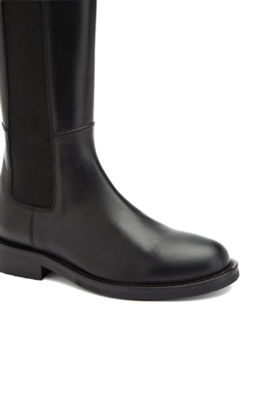 Siyah Fermuarlı Kadın Deri Çizme