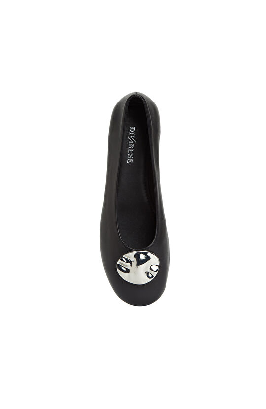 Siyah Toka Detaylı Kadın Deri Babet