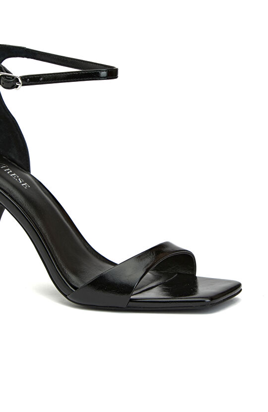 Siyah Kadın Parlak Deri Sandalet