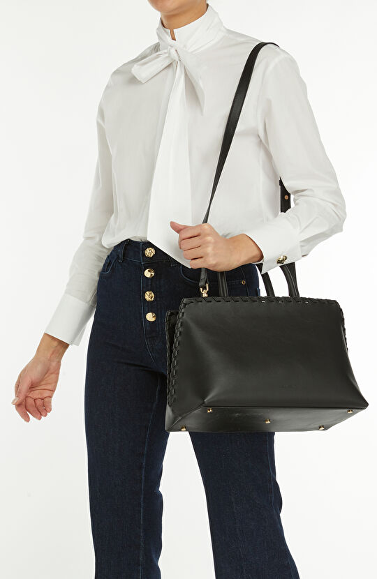 Siyah Saraç Detaylı Kadın Deri Çanta