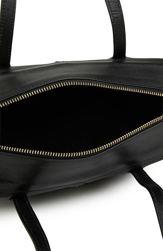 Siyah Saraç Detaylı Kadın Deri Çanta