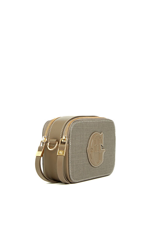 Vizon Logo Detaylı Kadın Deri Postacı Çantası