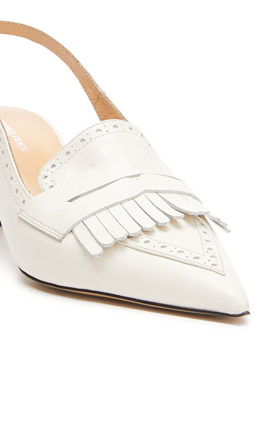Kırık Beyaz Püskül Detaylı Deri Topuklu Ayakkabı