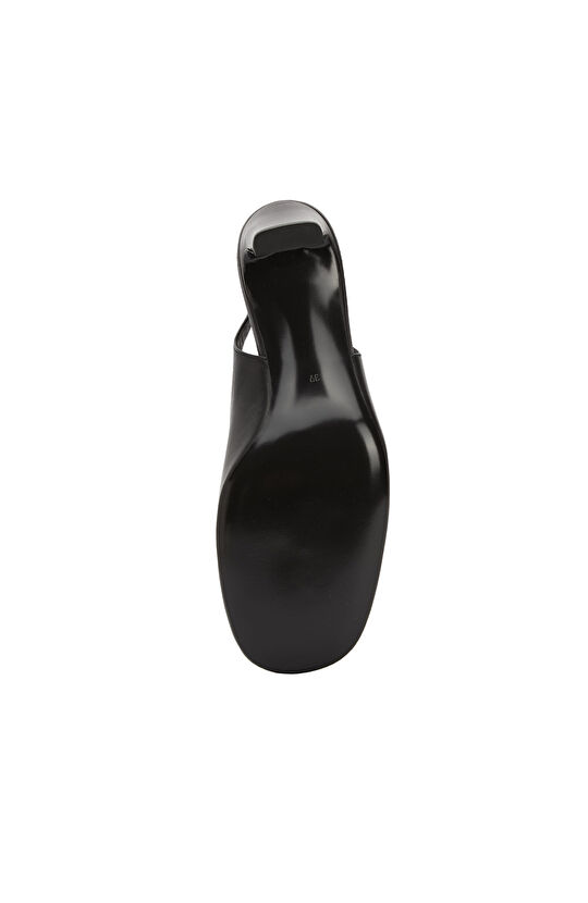 Black Shoes