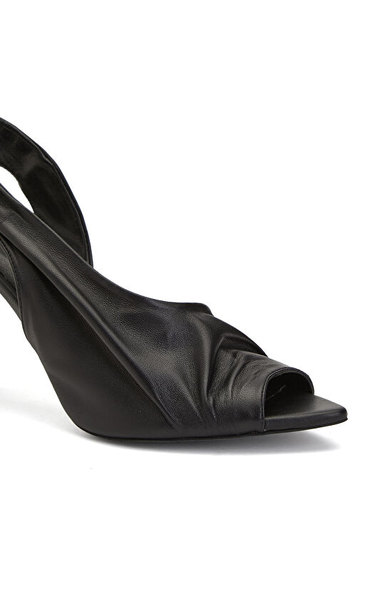 Black Accessory Detailed Women's Leather Sandals